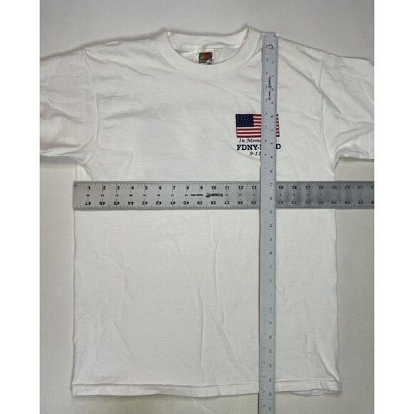 VINTAGE In Memory Of 9-11 Twin Towers FDNY PDNY Graphic T-shirt Men Medium White - Picture 6 of 6